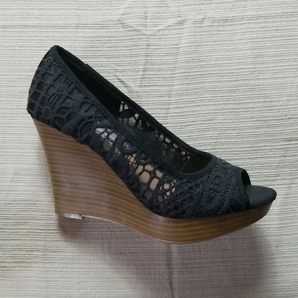 American eagle 5 1/2 heels - Picture 2 of 7